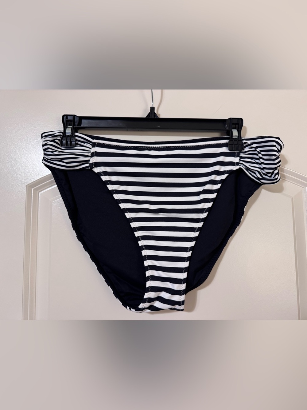 Ladies NWOT Size XL Tommy Bahama Striped Black & White Bikini Bottom